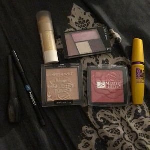 Makeup bundle